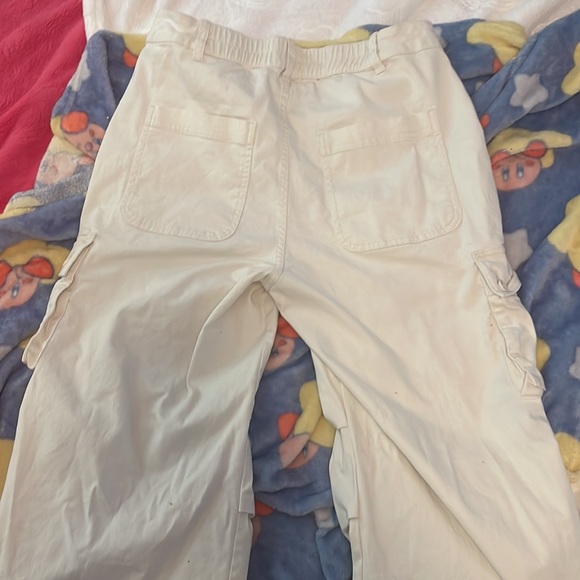Cream baggy cargo pants - Picture 2 of 4